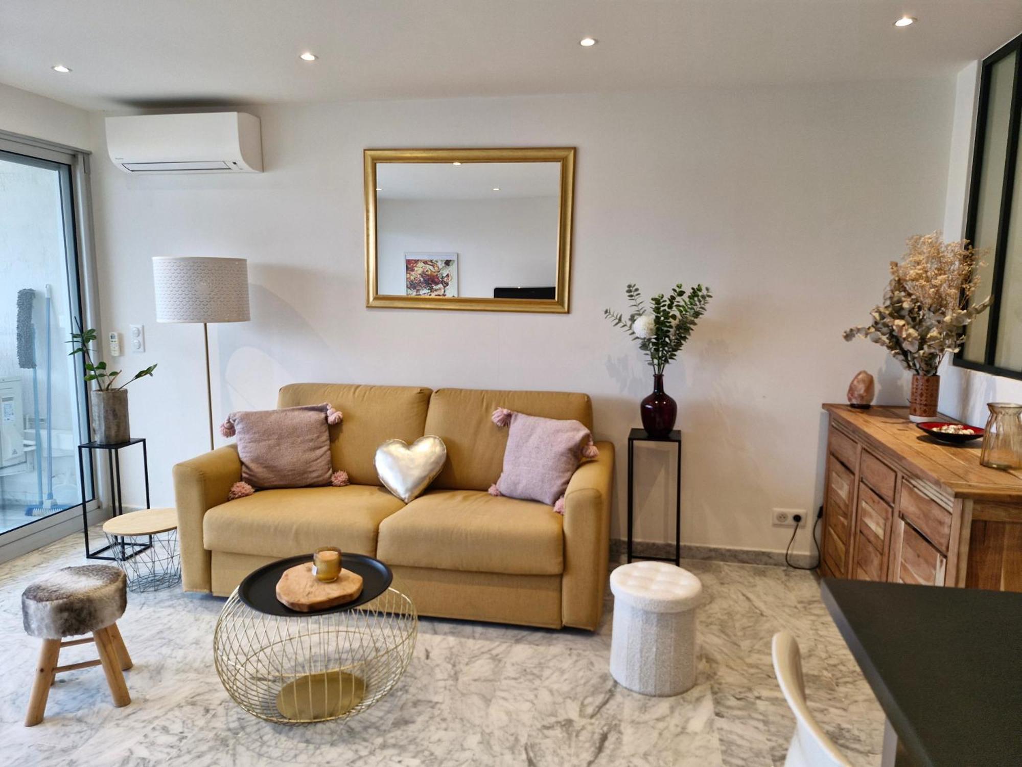Sunny And Cosy Sea View Studio Antibes Buitenkant foto