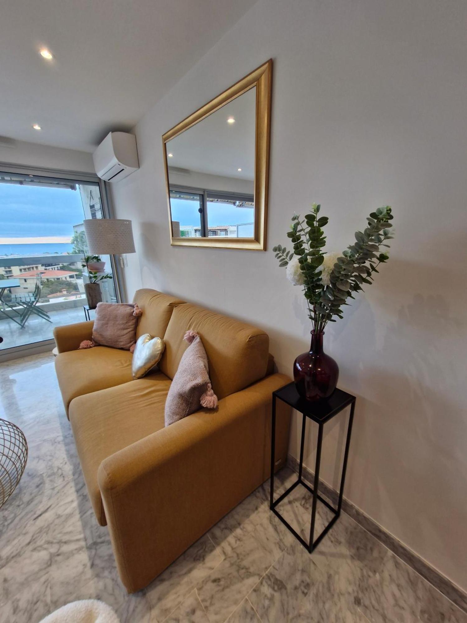 Sunny And Cosy Sea View Studio Antibes Buitenkant foto