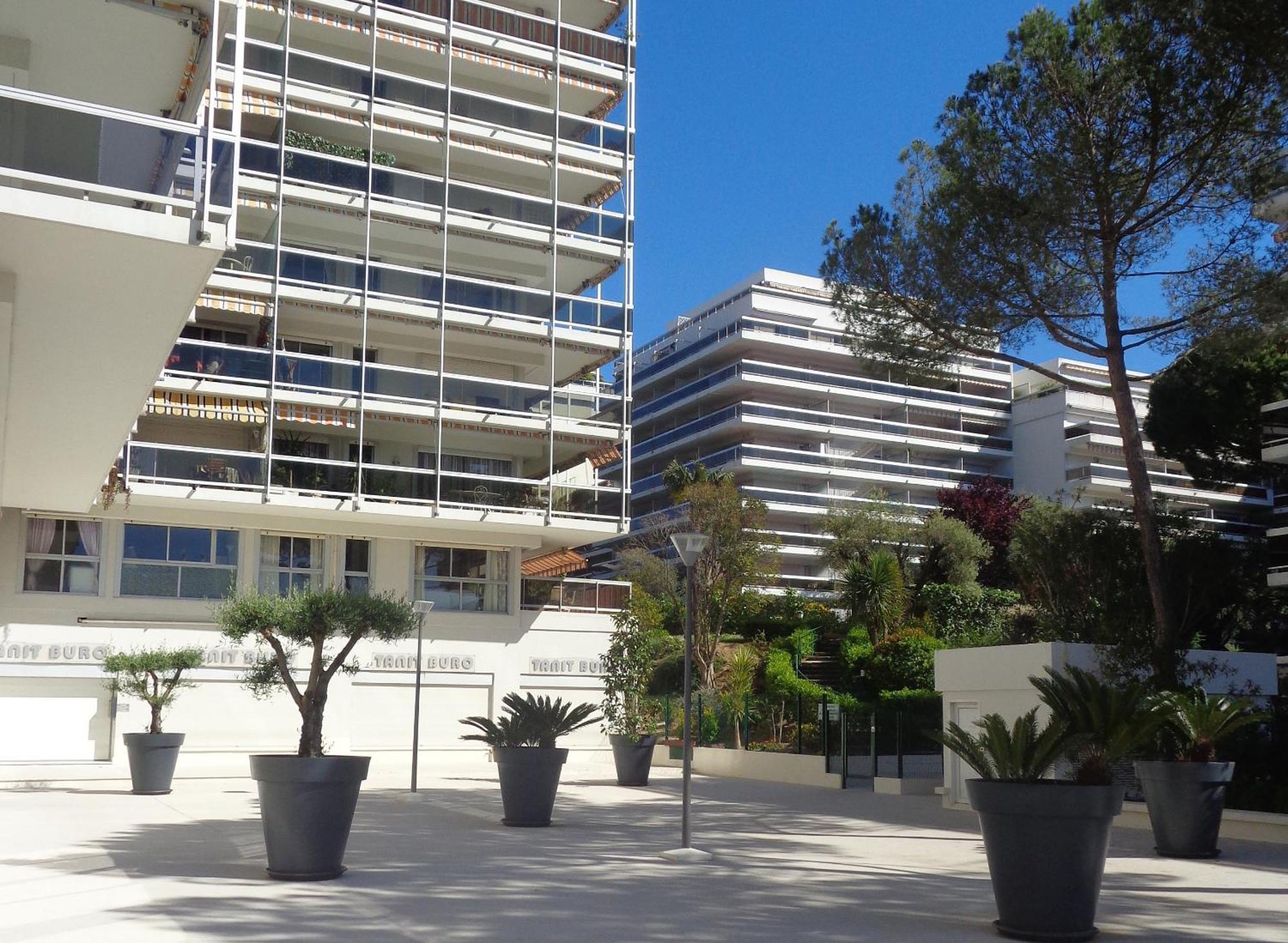 Sunny And Cosy Sea View Studio Antibes Buitenkant foto